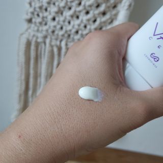 바르셀 톤업 무기자차 자외선차단제 순한 선크림 인텐시브 선 젠 50ml — 5점을 준 리뷰어가 2021년 11월 올린 사용 사진