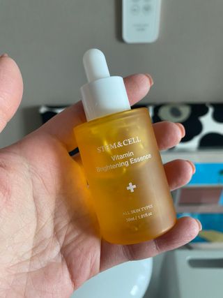 체르엠 스템앤셀 비타민 브라이트닝 에센스 30ml 1개 — 5점을 준 리뷰어가 2022년 3월 올린 사용 사진