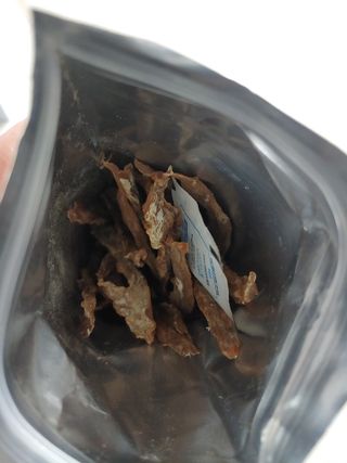 [보헤리] 국내산 강아지 육포간식 바삭 64 2종 — 5점을 준 리뷰어가 2022년 3월 올린 사용 사진