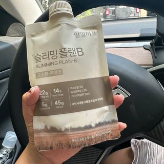 일일하우 슬리밍 플랜B 고소한 귀리맛, 진한 카카오맛 (체중조절식) — 5점을 준 리뷰어가 2023년 7월 올린 사용 사진