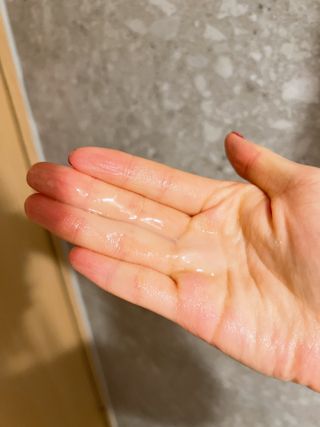 르핸스 퍼포밍 5 샴푸 비반트 포렛/베티버 포그 — 5점을 준 리뷰어가 2023년 2월 올린 사용 사진