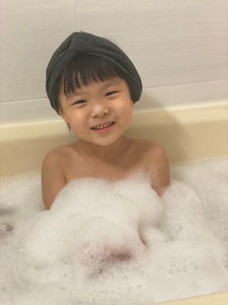 버블데이 아로마/과일 거품 입욕제 — 5점을 준 리뷰어가 2021년 7월 올린 사용 사진