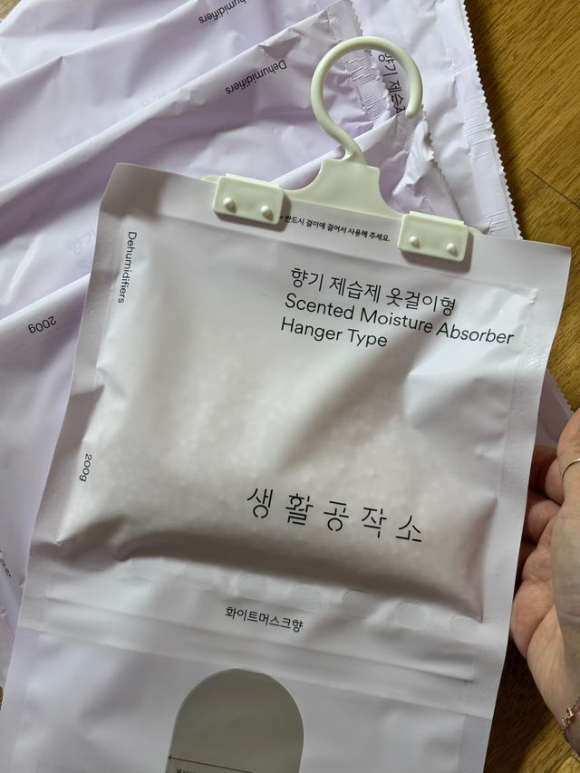 [네이버 /생활공작소] 향기 제습제 옷걸이형 습기제거제 리뷰 사진