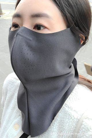 [AVAVE] 어베이브 올인원히트 스포츠 골프 방한 넥워머 마스크 — 5점을 준 리뷰어가 2024년 1월 올린 사용 사진
