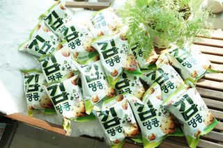 오리온 오징어땅콩의 짭짤고소 신제품, 구운김땅콩 — 5점을 준 리뷰어가 2022년 5월 올린 사용 사진