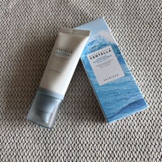 MF[스킨1004] 마다가스카르 센텔라 히알루-시카 워터핏 선세럼 50ml — 5점을 준 리뷰어가 2024년 5월 올린 사용 사진