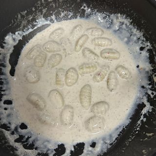 프레시지 [구매평]최현석의 쵸이닷 트러플 크림 뇨끼 (냉동) — 5점을 준 리뷰어가 2025년 5월 올린 사용 사진