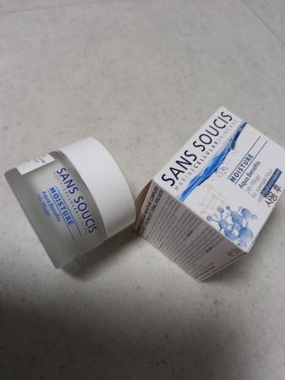 산수시 아쿠아 베네핏 24h 수부지 물광 속건조 수분크림 50ml — 5점을 준 리뷰어가 2021년 7월 올린 사용 사진