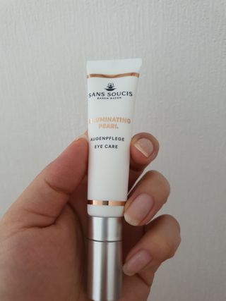 산수시 일루미네이팅 펄 영양 다크서클 스틱 아이 크림 케어 15ml — 5점을 준 리뷰어가 2021년 6월 올린 사용 사진