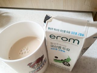 이롬 erom 황성주박사의 국산콩 두유 검은콩 고칼슘 — 4점을 준 리뷰어가 2020년 12월 올린 사용 사진