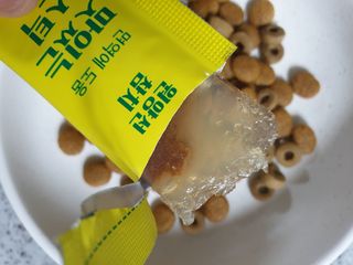 페페로니 맛있는 스틱 - 무항생제 닭고기 15개 + 원양선 참치 15개 — 5점을 준 리뷰어가 2021년 10월 올린 사용 사진