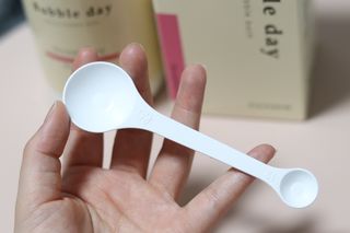 버블데이 아로마/과일 거품 입욕제 — 5점을 준 리뷰어가 2021년 7월 올린 사용 사진