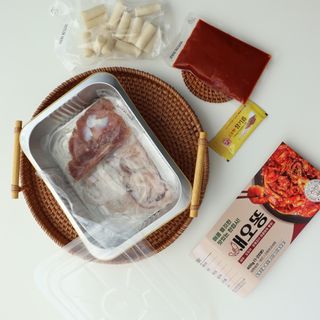 화끈한녀석들 새오똥400g 새우,오징어,똥집 볶음요리 소스,밀떡, 참기름 포함 — 4점을 준 리뷰어가 2022년 11월 올린 사용 사진