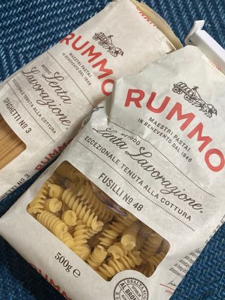 이탈리안 프리미엄 파스타 룸모 Rummo 파스타 2종 + 바질 페스토 + 블랙 트러플 페이스트 — 5점을 준 리뷰어가 2021년 7월 올린 사용 사진