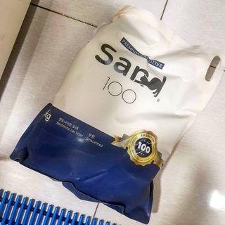 [샌드백] 프리미엄 벤토나이트 고양이모래 — 3점을 준 리뷰어가 2020년 12월 올린 사용 사진