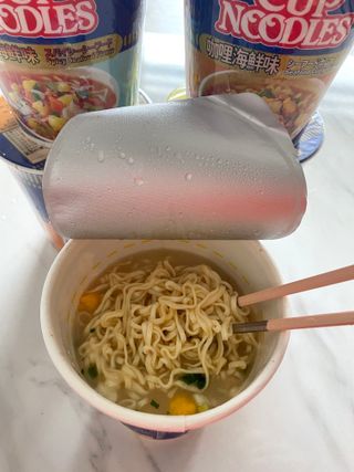 NISSIN 닛신 컵누들  4종 - 씨푸드오리지날, 씨푸드 스파이시, 씨푸드 커리, 씨푸드 XO소스 — 5점을 준 리뷰어가 2022년 4월 올린 사용 사진