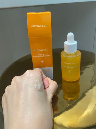체르엠 스템앤셀 비타민 브라이트닝 에센스 30ml 1개 — 5점을 준 리뷰어가 2022년 1월 올린 사용 사진