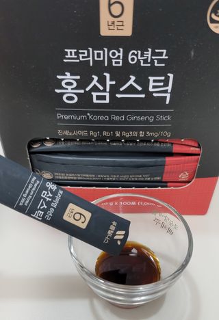 [푸름웰니스] 프리미엄 6년근 홍삼스틱 3mg x 100포 — 4점을 준 리뷰어가 2022년 3월 올린 사용 사진