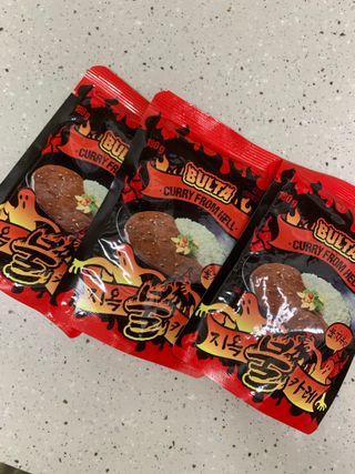 불타 지옥불카레 불지옥맛 180g x 3봉 — 4.5점을 준 리뷰어가 2021년 6월 올린 사용 사진