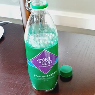 몽베스트 Montbest with Sparkling water Plain 20병 — 4점을 준 리뷰어가 2021년 11월 올린 사용 사진