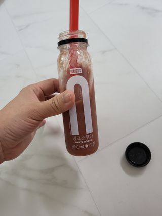 BLENDY'S 핑크 스무디+블론디 스무디 — 4점을 준 리뷰어가 2021년 9월 올린 사용 사진