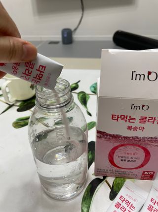 [음료수 대신 가능!]  빠르게 흡수되는 아임오 타먹는 콜라겐 1박스 — 5점을 준 리뷰어가 2023년 3월 올린 사용 사진