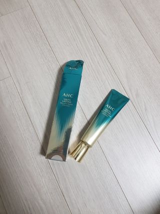 [NEW 탄력유턴 아이크림] AHC 유스 래스팅 리얼 아이크림 포 페이스 — 5점을 준 리뷰어가 2021년 2월 올린 사용 사진