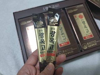 [광동제약] 광동 광옥고 홍삼 본 30포+쇼핑백 증정 — 5점을 준 리뷰어가 2021년 11월 올린 사용 사진