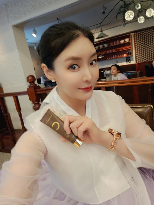 산다화 비타민C 화이트닝 크림 리뷰 사진