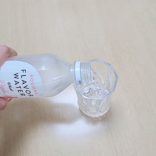 아쿠아스 플레이버워터 [아쿠아스] 제로칼로리 플레이버워터 복숭아/청포도 1BOX 20개입 — 5점을 준 리뷰어가 2021년 4월 올린 사용 사진