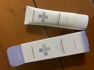 바노바기 코스메틱 바노바기 밀크씨슬 리페어 시카 선스크린 플러스 50ml — 5점을 준 리뷰어가 2023년 1월 올린 사용 사진