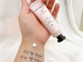 러브모아 향수 고체향수 승무원 고체향수 바르는 향수 니치향수 도손 우드세이지 앤 씨솔트 — 5점을 준 리뷰어가 2022년 12월 올린 사용 사진