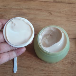 카오리온코스메틱스 사카로미세스와 시카의 만남        릴리피 릴렉싱 크림 진정한 탄력을 경험해보세요 — 5점을 준 리뷰어가 2021년 5월 올린 사용 사진