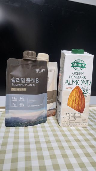 일일하우 슬리밍 플랜B 고소한 귀리맛, 진한 카카오맛 (체중조절식) — 4점을 준 리뷰어가 2023년 7월 올린 사용 사진