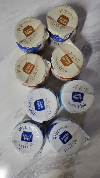 매일바이오 그릭요거트 오리지널 플레인 4개, 로스터리 커피믹스 4개 — 5점을 준 리뷰어가 2021년 12월 올린 사용 사진