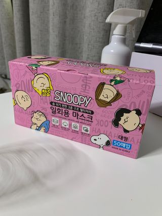 JHWORLD 스누피 마스크 정품 스누피 닥터클린 국내 아동용 성인용 3중 MB필터 일회용 덴탈마스크 50매 — 5점을 준 리뷰어가 2021년 9월 올린 사용 사진