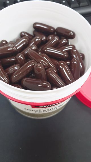 Swisse 스위스 고함량 프로폴리스 2,000mg 210정 — 5점을 준 리뷰어가 2021년 11월 올린 사용 사진