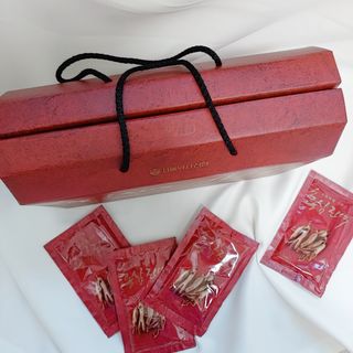 서울약사신협_프리미엄 6년근 홍삼진액_70mlx30포 — 4점을 준 리뷰어가 2021년 3월 올린 사용 사진