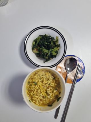 NISSIN 닛신 컵누들  4종 - 씨푸드오리지날, 씨푸드 스파이시, 씨푸드 커리, 씨푸드 XO소스 — 5점을 준 리뷰어가 2022년 5월 올린 사용 사진