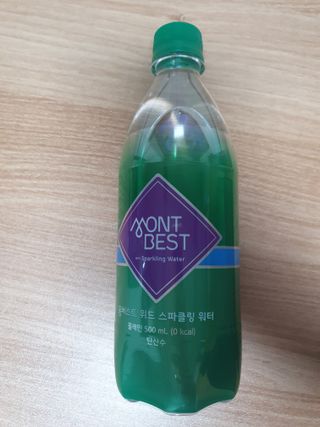 몽베스트 Montbest with Sparkling water Plain 20병 — 5점을 준 리뷰어가 2021년 10월 올린 사용 사진