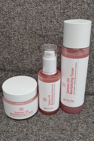 아이앤립 / EYENLIP 아이앤립 연어오일 리바이탈라이징 토너+앰플+크림 3종 세트 — 5점을 준 리뷰어가 2021년 7월 올린 사용 사진