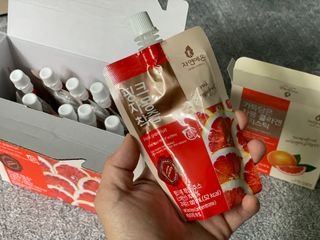 자연에온 핑크 자몽 착즙 100mL 10개입 1BOX +가 득담은 자몽 콜라겐 젤리스틱 1BOX — 5점을 준 리뷰어가 2021년 6월 올린 사용 사진