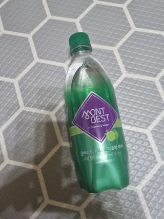 몽베스트 Montbest with Sparkling water Lime20병 — 5점을 준 리뷰어가 2021년 10월 올린 사용 사진