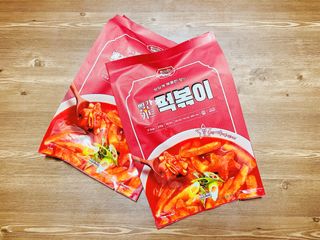 빨간키트 떡볶이 밀키트 2~3인분 매운맛 국물 떡볶이 만들기 쉬운 황금 레시피 분말 소스로 간편한 요리 — 5점을 준 리뷰어가 2021년 10월 올린 사용 사진