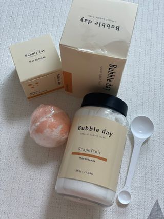 버블데이 아로마/과일 거품 입욕제 — 5점을 준 리뷰어가 2021년 7월 올린 사용 사진