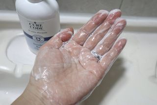 큐어코드 수딩 릴리프 클렌저 — 5점을 준 리뷰어가 2022년 7월 올린 사용 사진
