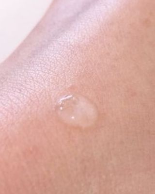 체르엠 스템앤셀 비타민 브라이트닝 에센스 30ml 1개 — 5점을 준 리뷰어가 2021년 11월 올린 사용 사진