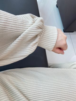 프런투라인 비마이 봄버 포켓 크롭 가디건 — 2.5점을 준 리뷰어가 2022년 3월 올린 사용 사진