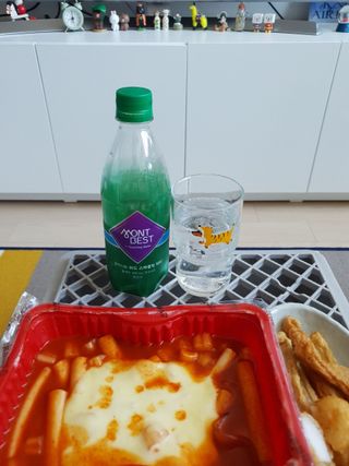 몽베스트 Montbest with Sparkling water Plain 20병 — 5점을 준 리뷰어가 2022년 6월 올린 사용 사진