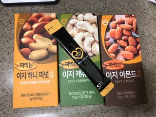 짜먹는 이지견과 짜먹는 이지아몬드, 짜먹는 이지허니피넛, 짜먹는 이지캐슈넛 각 10g X  10포 — 5점을 준 리뷰어가 2021년 2월 올린 사용 사진
